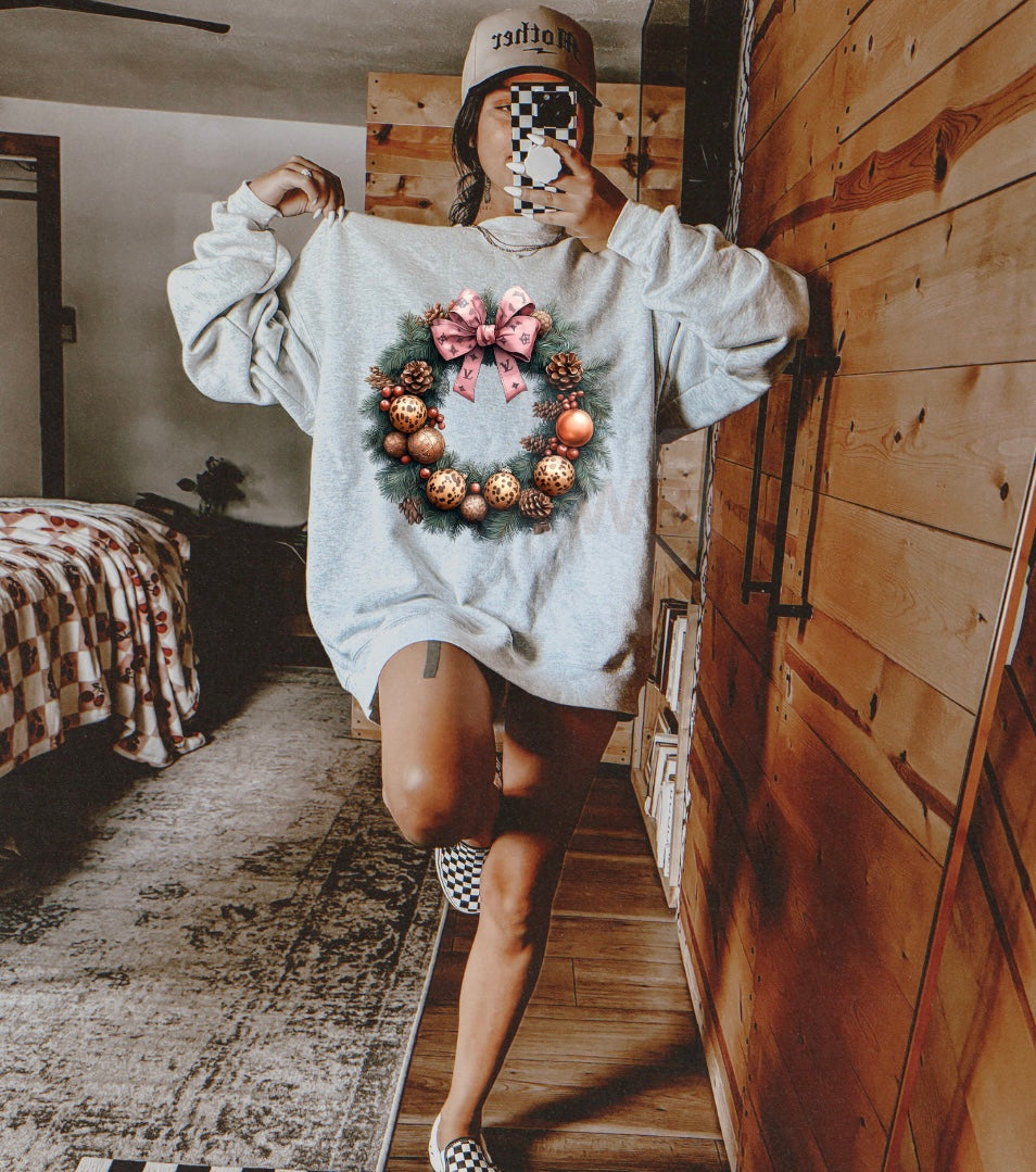 Christmas Wreath Crewneck - Gildan