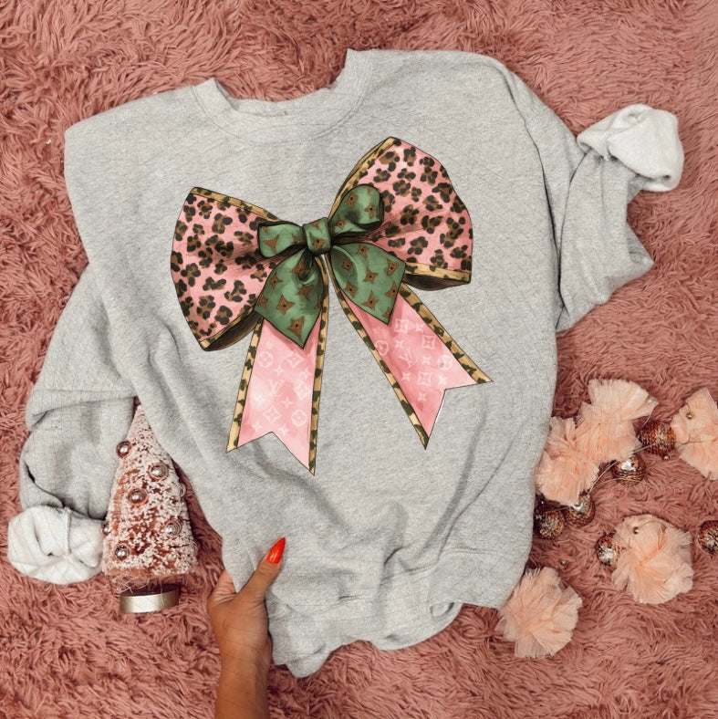 Cheetah Christmas Bow Crewneck - Gildan