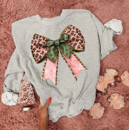 Cheetah Christmas Bow Crewneck - Gildan