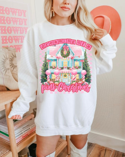 Dreaming of a pink Christmas Crewneck - Gildan
